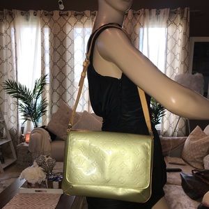 👉SOLD👈AUTHENTIC LOUIS VUITTON VERNIS THOMPSON